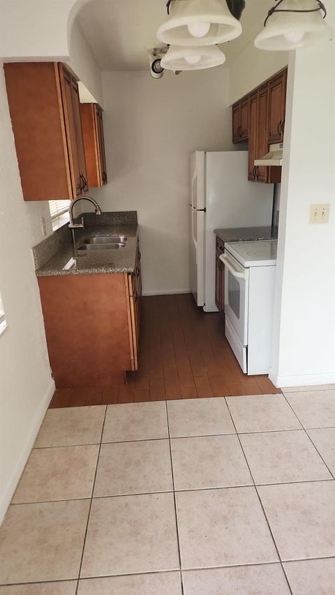 7861 SW 10th St B Pompano Beach FL 33068