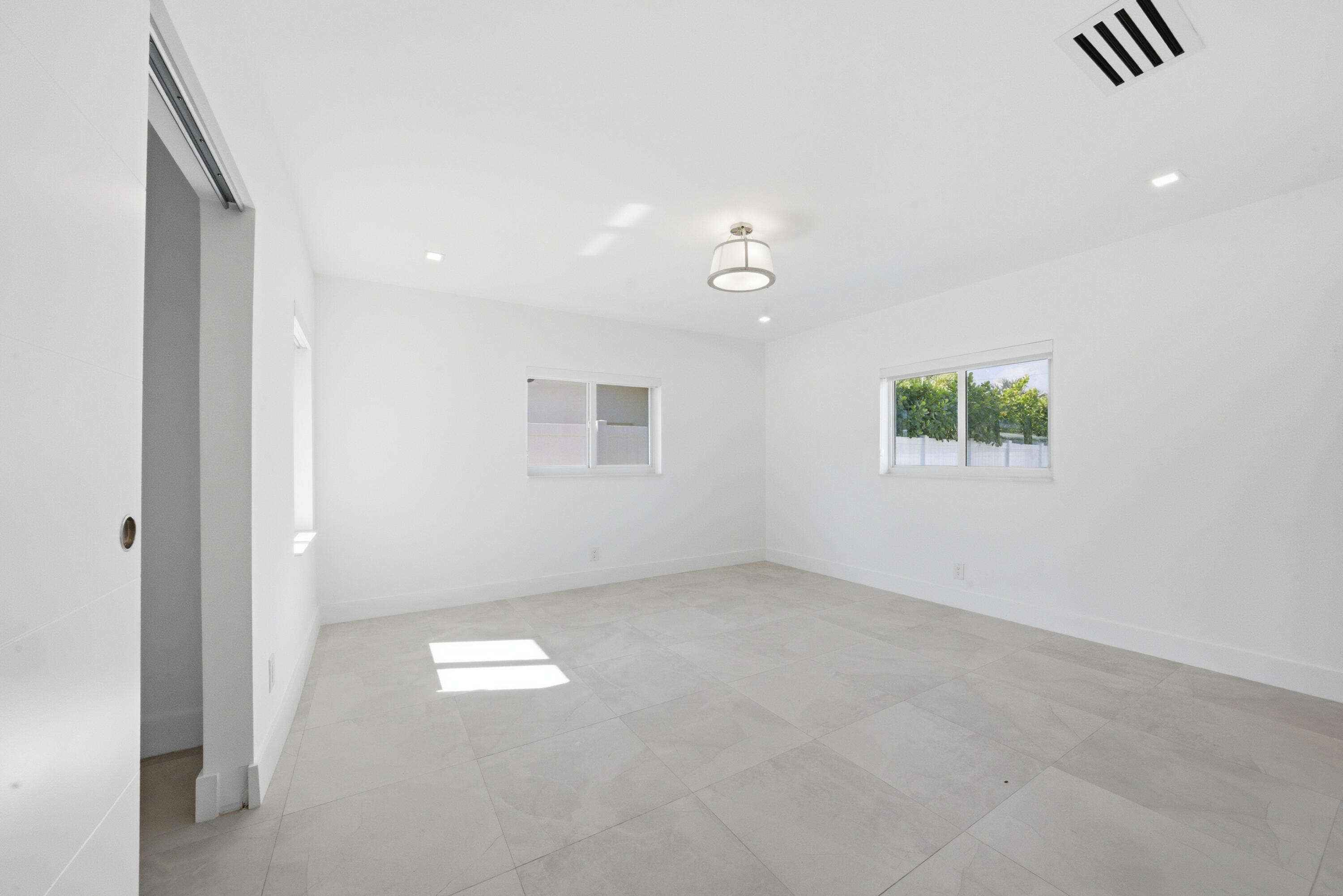 River Ridge 32-25 B - Residential Lease