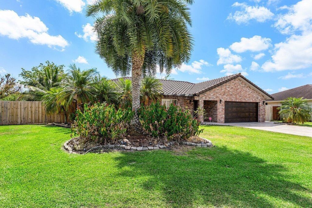 Photo of 21786 Banyanwood Road, Boca Raton, FL 33433 (MLS # R11085038)