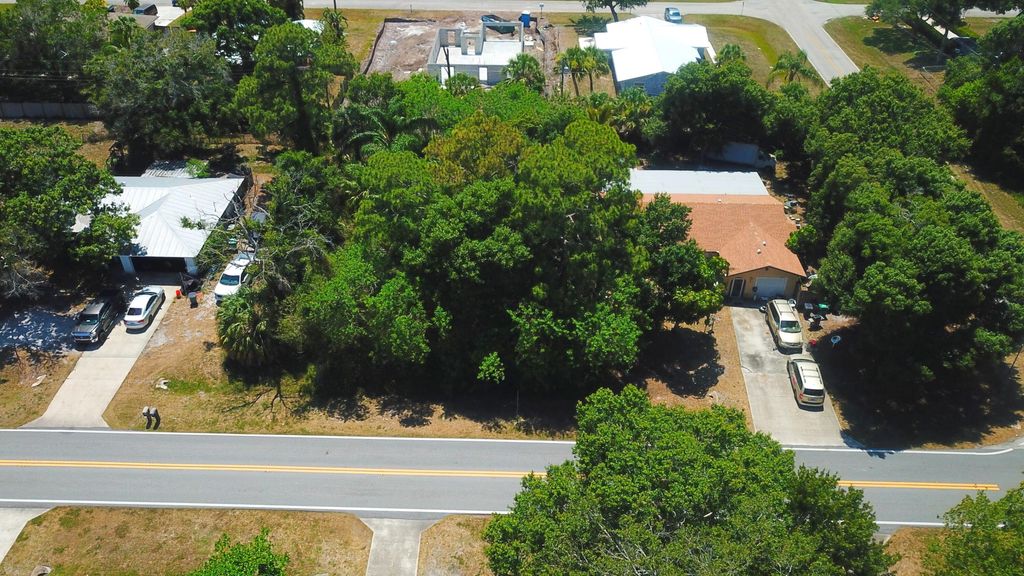 Photo of 5511 Winter Garden Parkway, Fort Pierce, FL 34951 (MLS # R10994644)