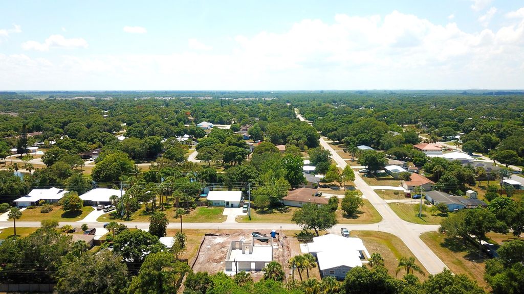 Photo of 5511 Winter Garden Parkway, Fort Pierce, FL 34951 (MLS # R10994644)