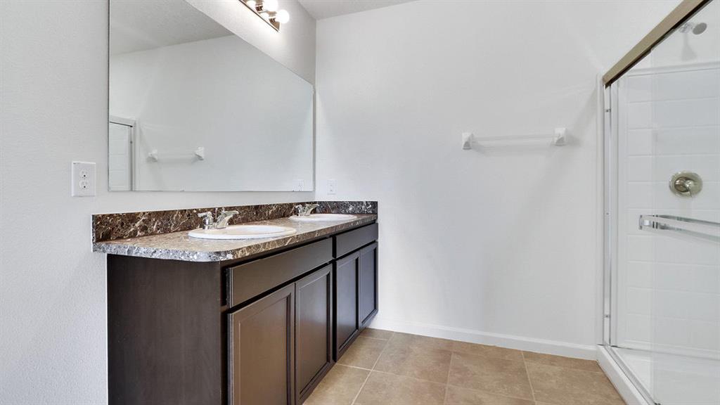 CROSSTOWN COMMONS - Residential