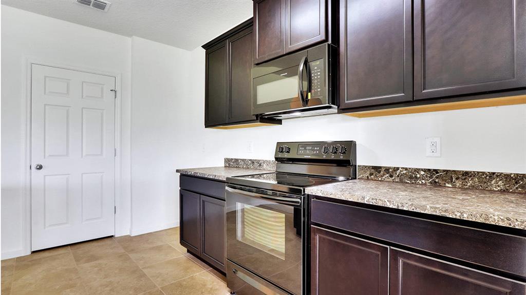 CROSSTOWN COMMONS - Residential