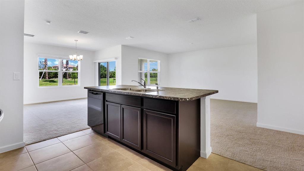 CROSSTOWN COMMONS - Residential