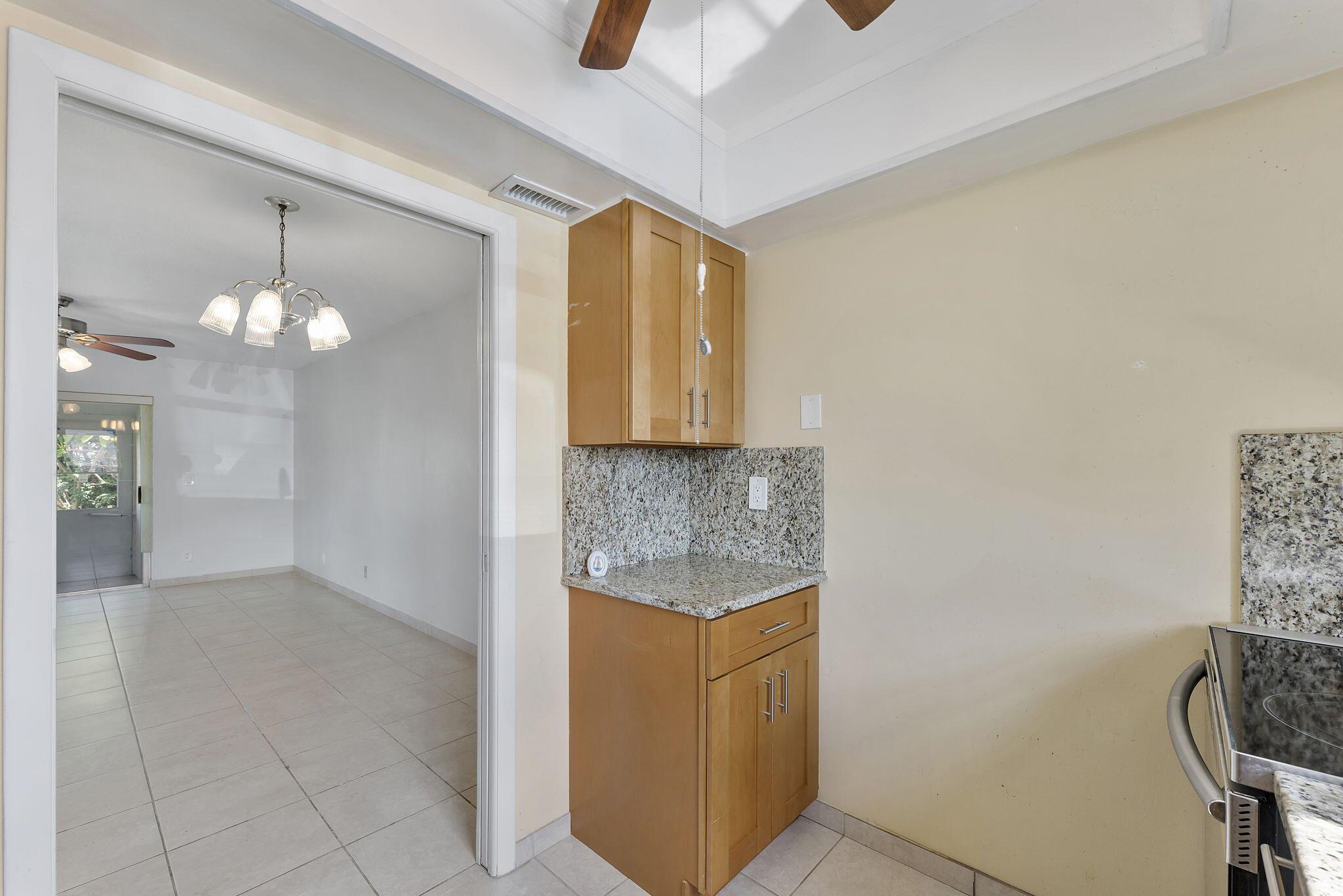 CRESTHAVEN VILLAS - Residential