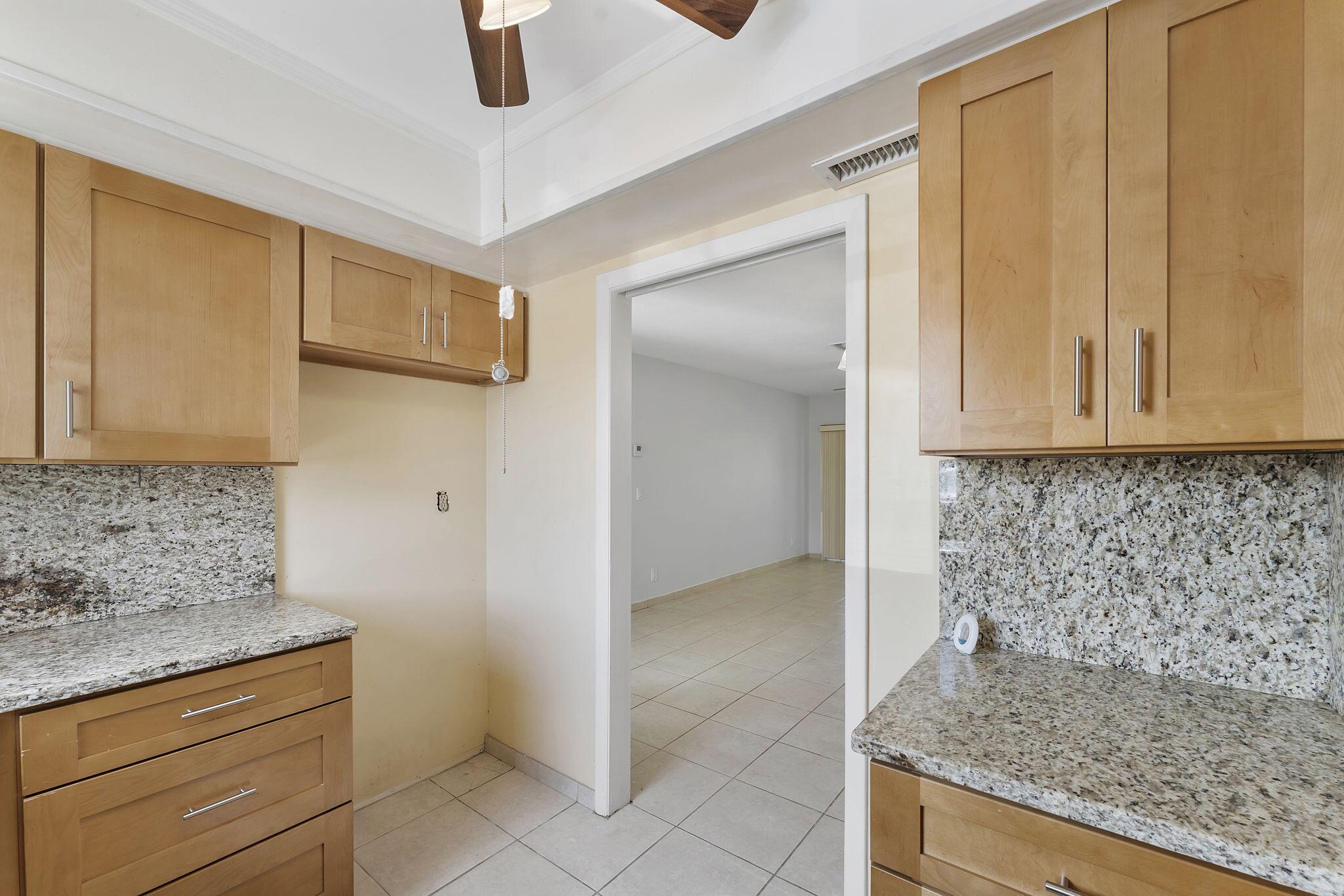 CRESTHAVEN VILLAS - Residential