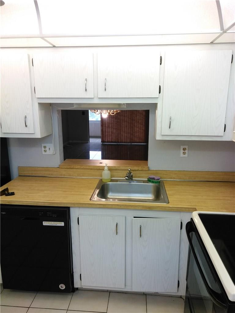 Courtyards Of Broward Con - Residential Lease