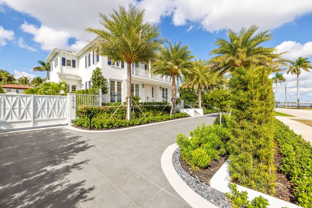 Photo of 2415 S Flagler Drive, West Palm Beach, FL 33401 (MLS # R11142027)