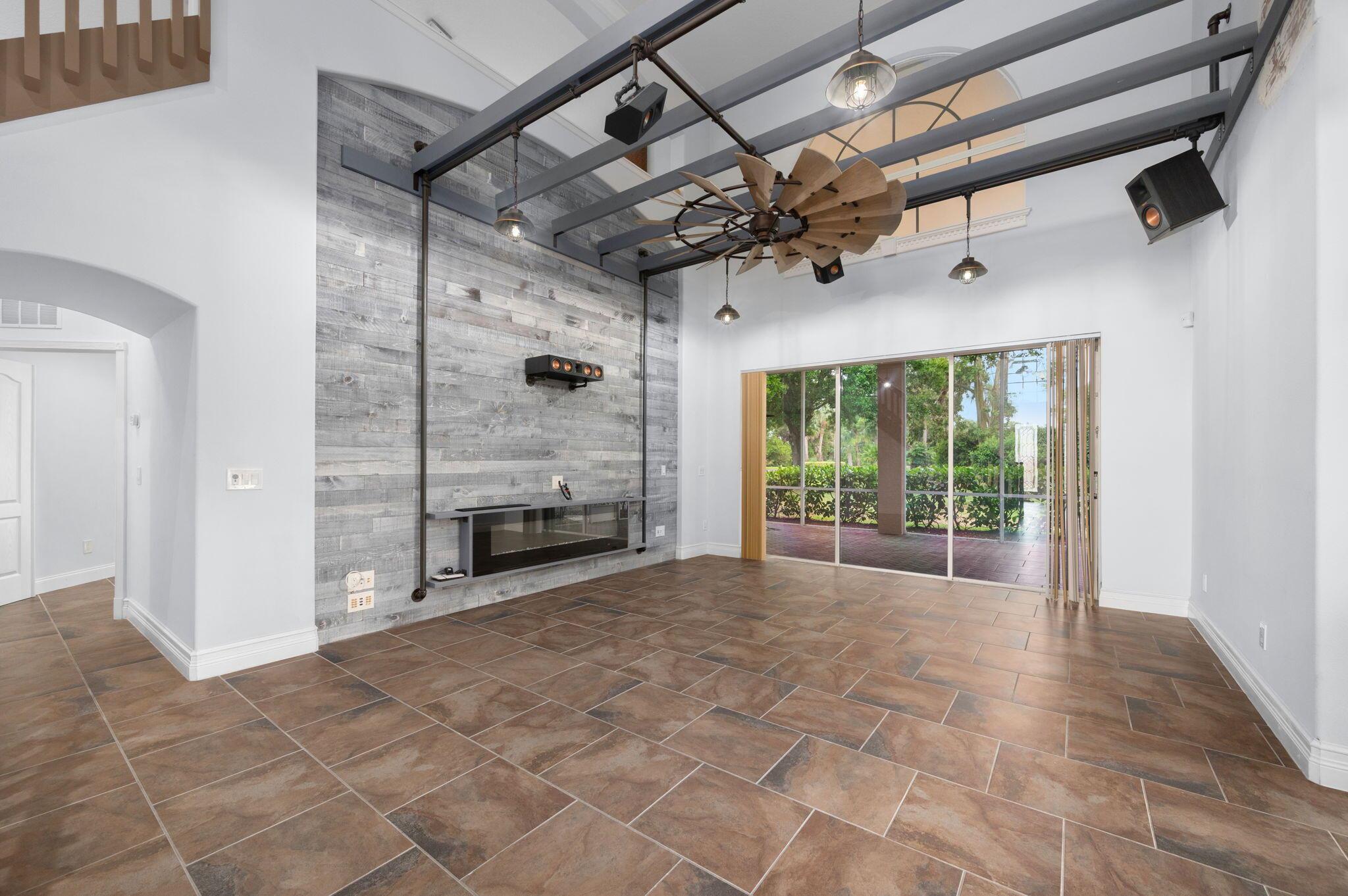 COUNTRY CLUB ESTATES PARC - Residential