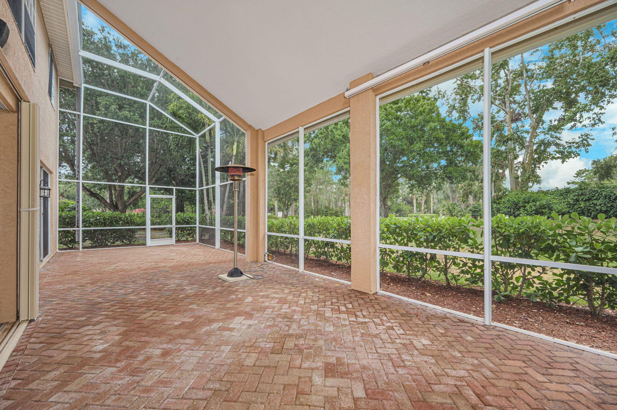 COUNTRY CLUB ESTATES PARC - Residential