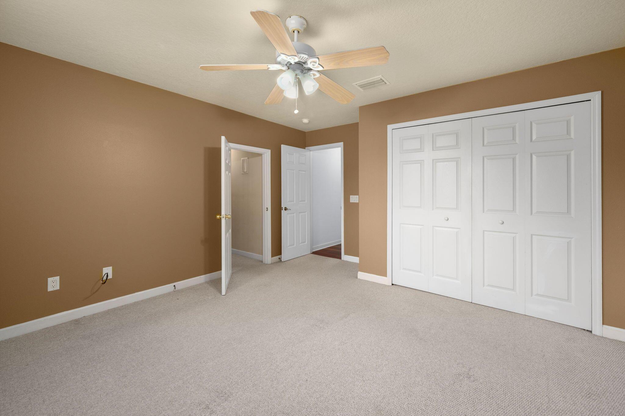COUNTRY CLUB ESTATES PARC - Residential