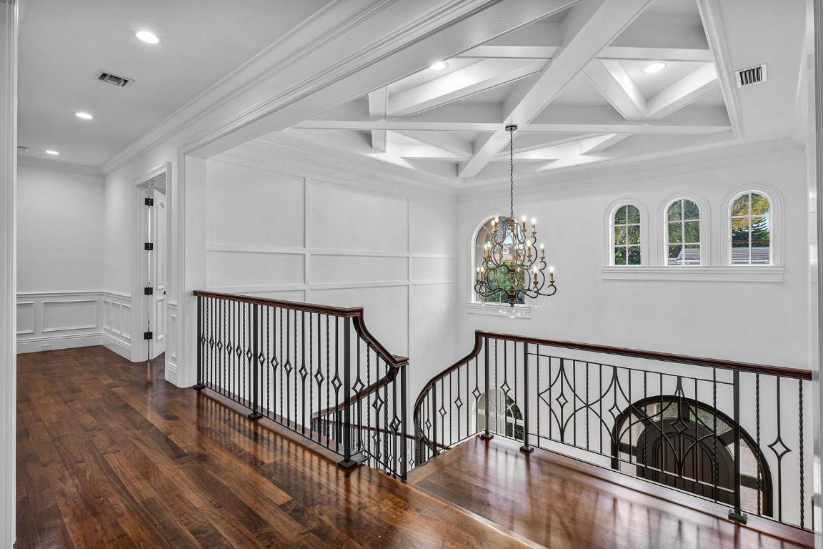 ROYAL PALM YACHT & COUNTRY CLUB - Residential