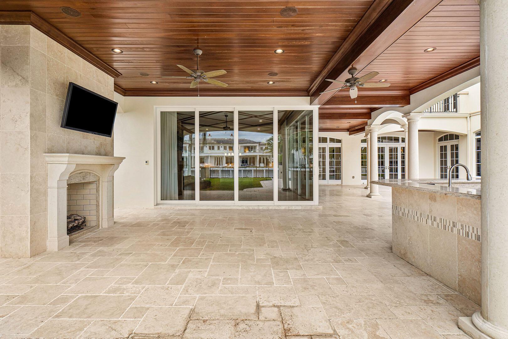 ROYAL PALM YACHT & COUNTR - Residential