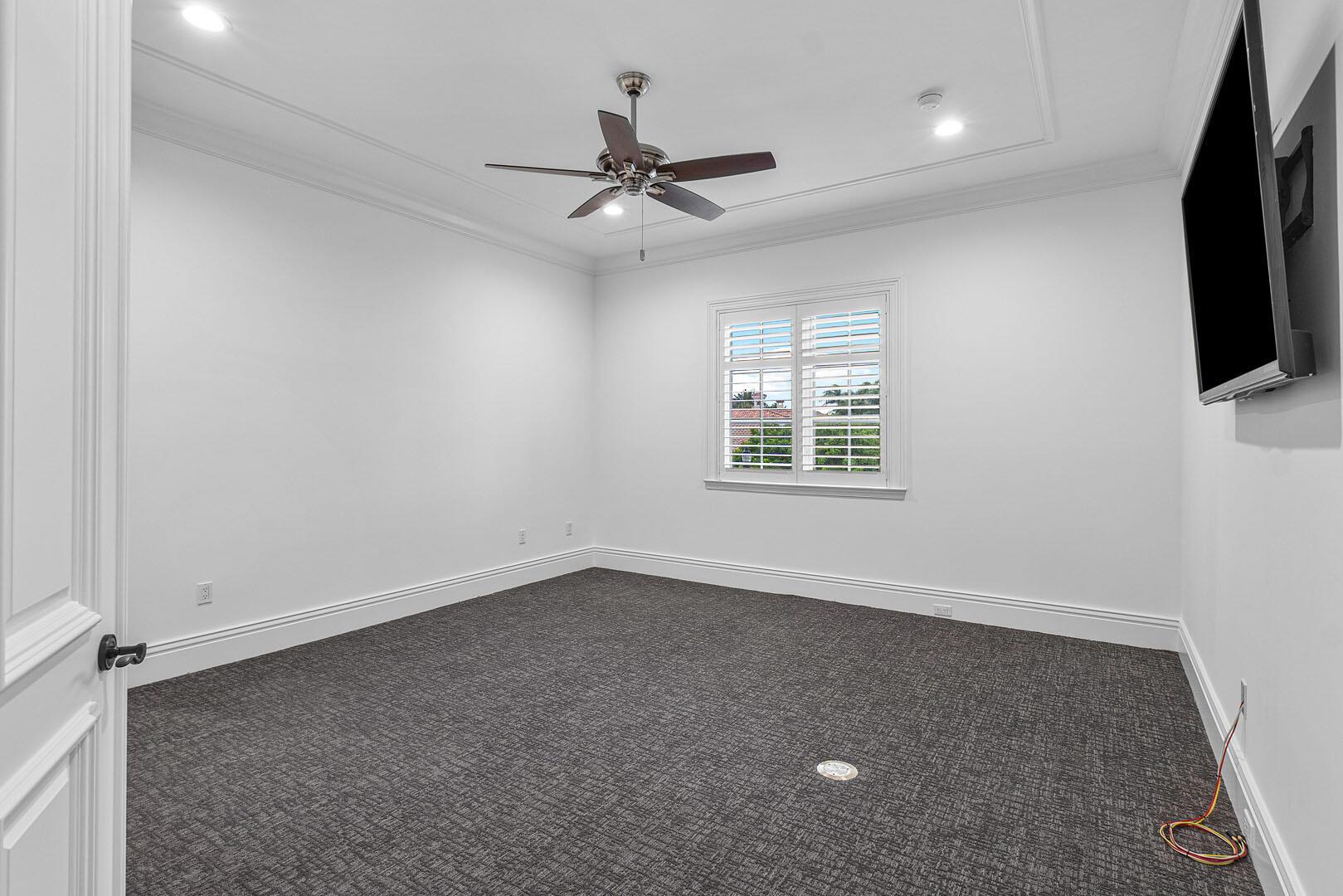 ROYAL PALM YACHT & COUNTR - Residential