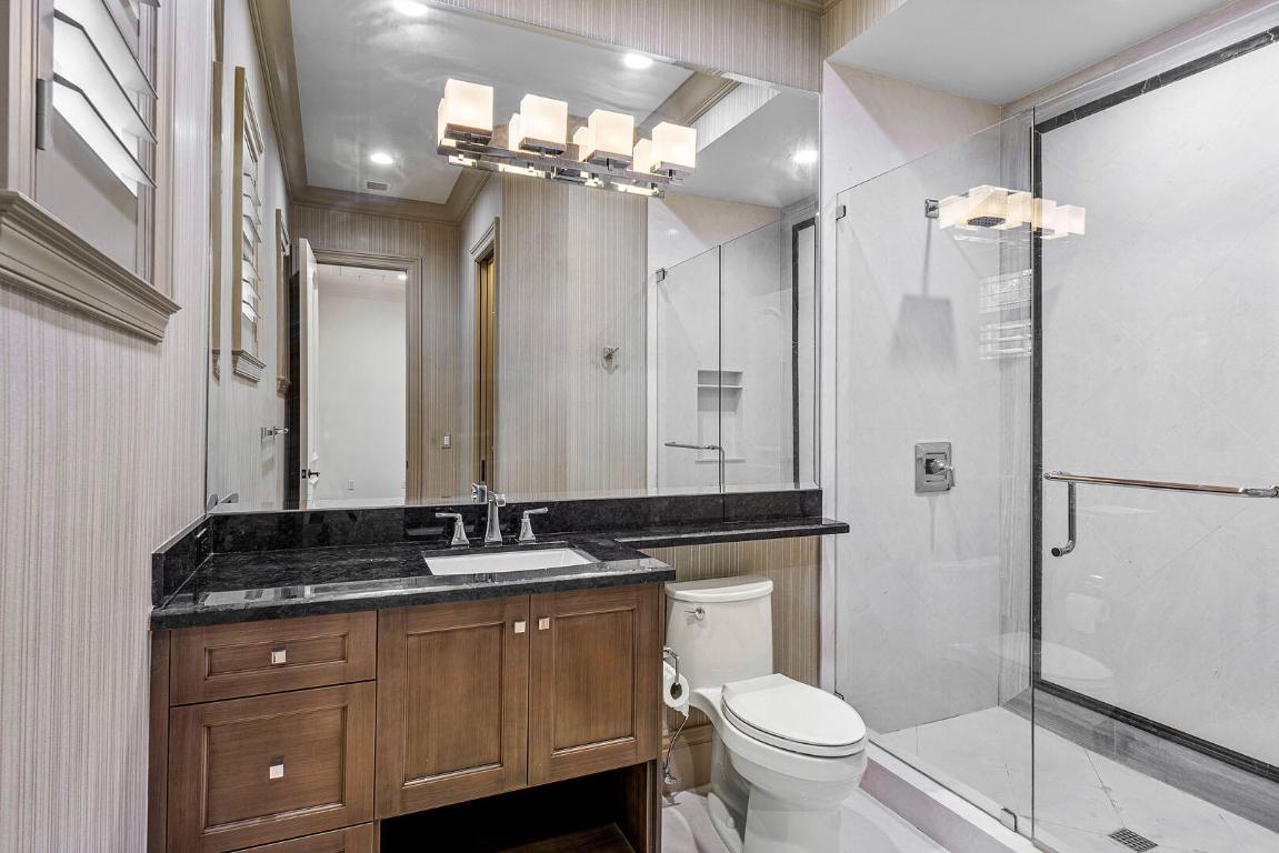 ROYAL PALM YACHT & COUNTRY CLUB - Residential