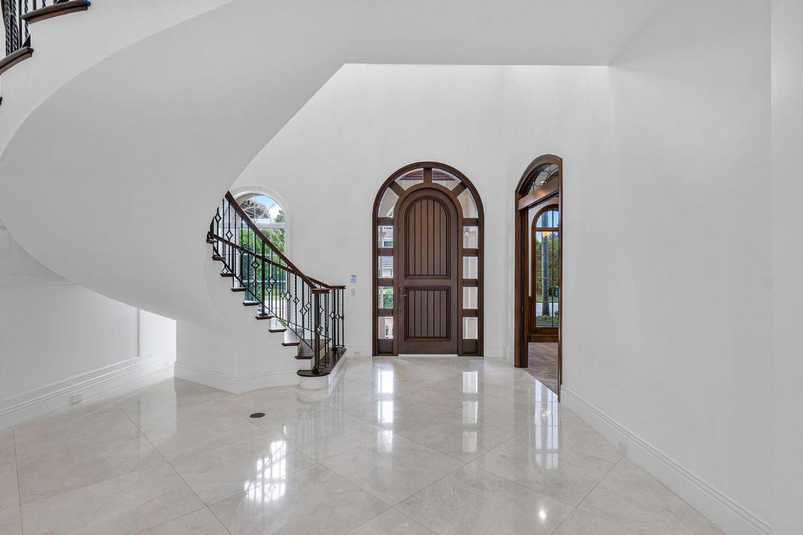 ROYAL PALM YACHT & COUNTRY CLUB - Residential