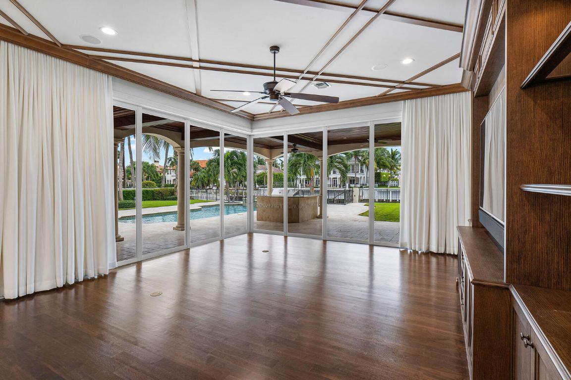 ROYAL PALM YACHT & COUNTRY CLUB - Residential