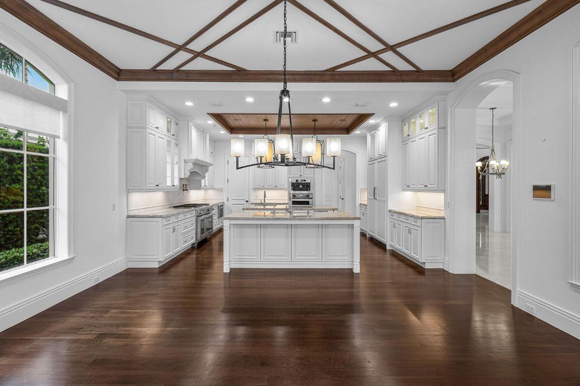 ROYAL PALM YACHT & COUNTRY CLUB - Residential