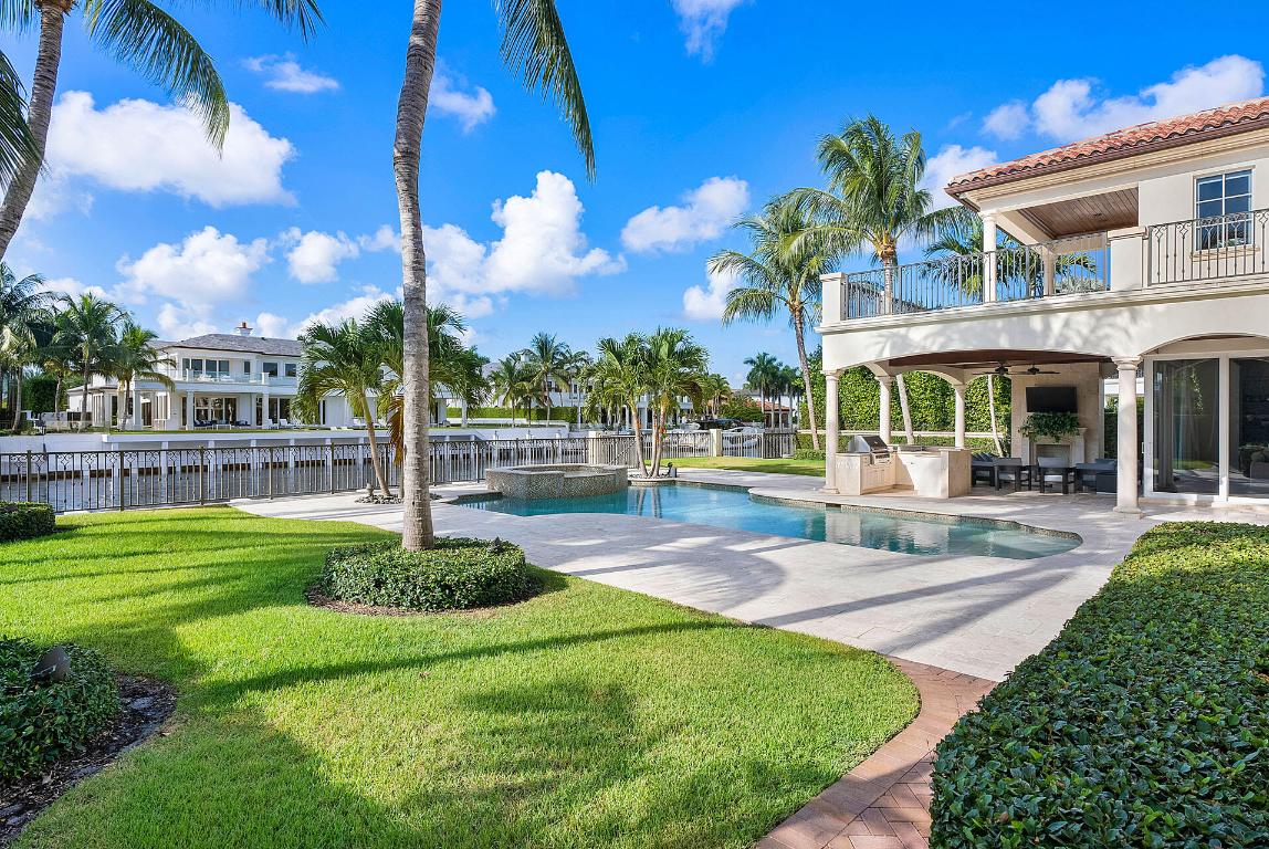 ROYAL PALM YACHT & COUNTRY CLUB - Residential