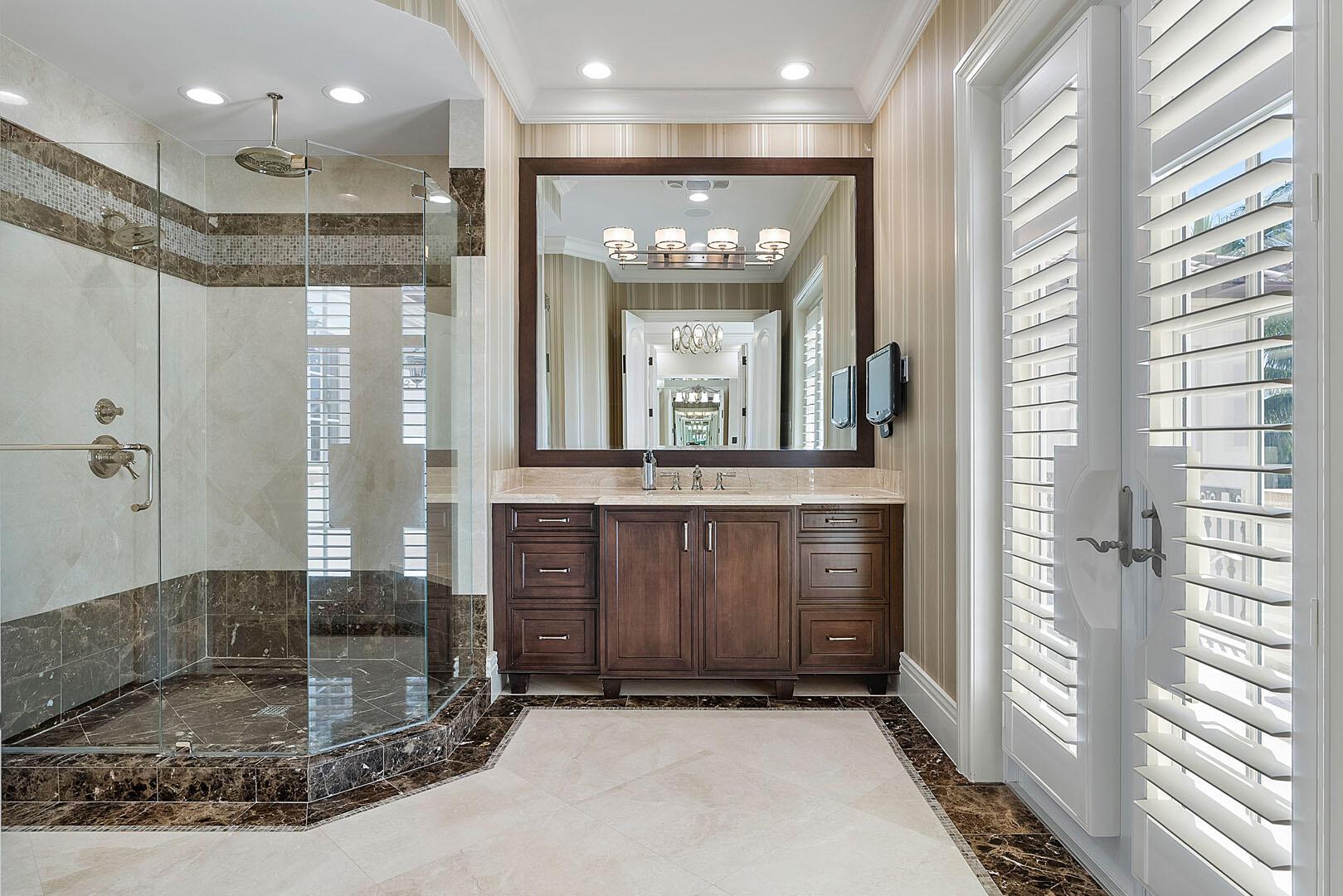 ROYAL PALM YACHT & COUNTR - Residential