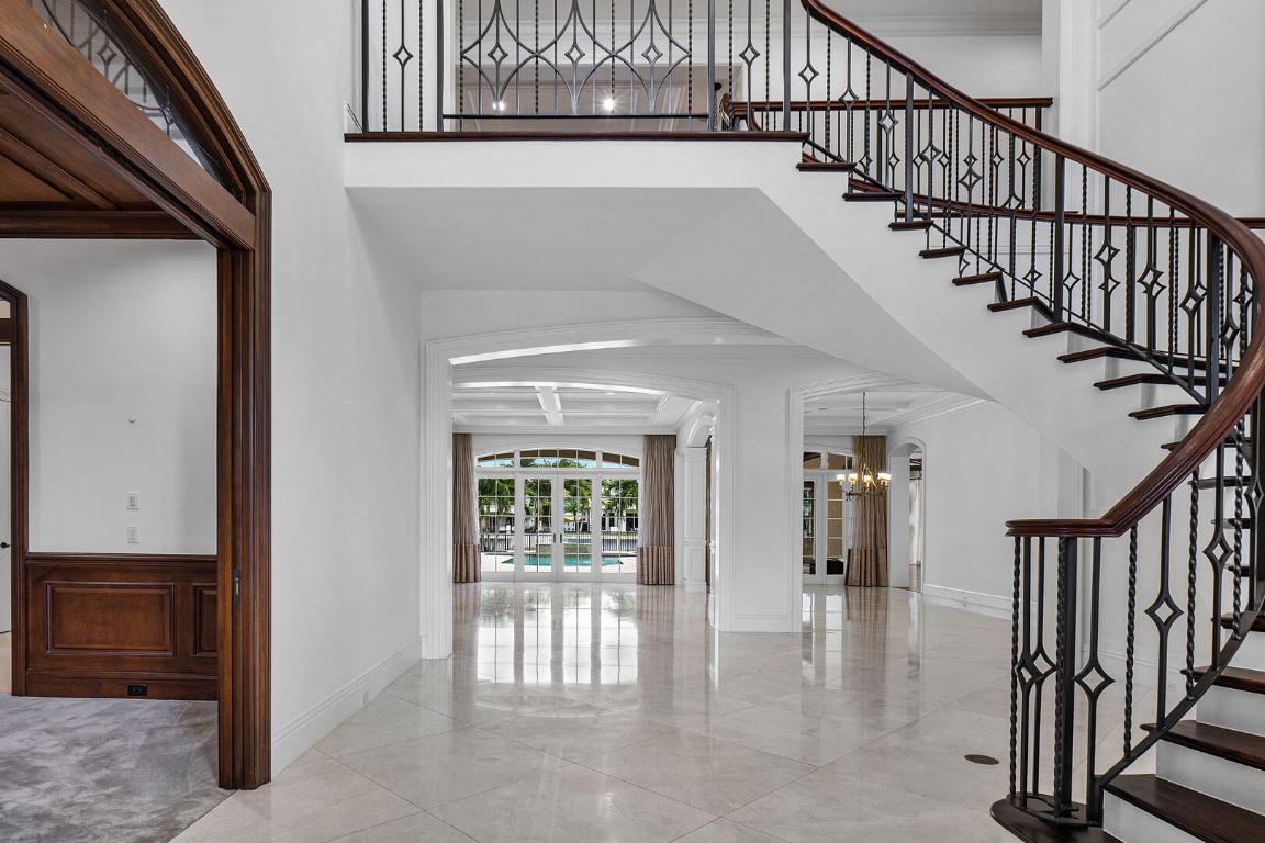 ROYAL PALM YACHT & COUNTRY CLUB - Residential