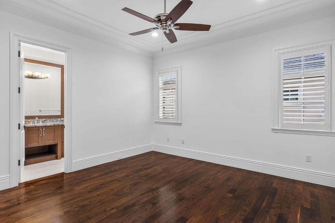 ROYAL PALM YACHT & COUNTRY CLUB - Residential