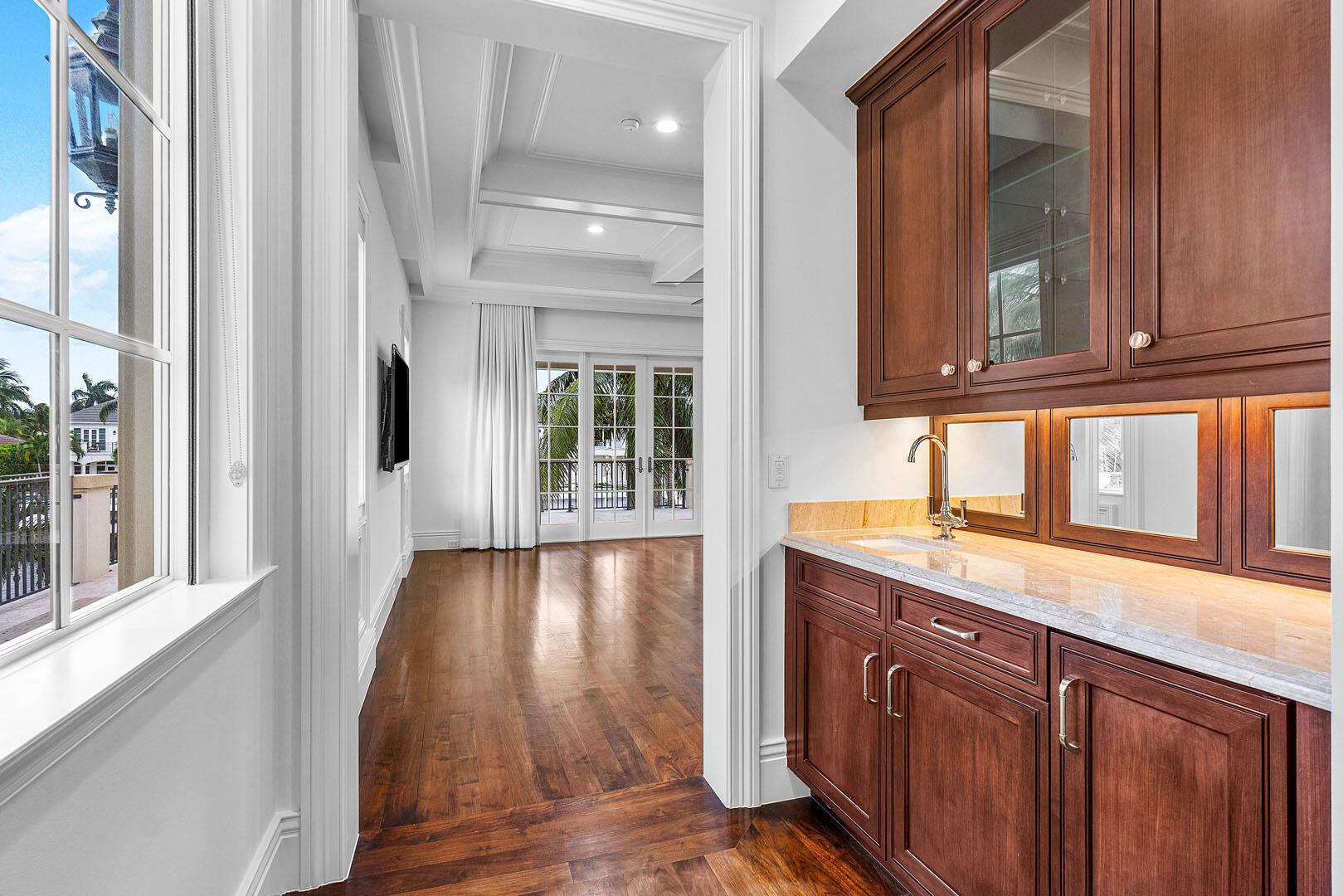 ROYAL PALM YACHT & COUNTR - Residential