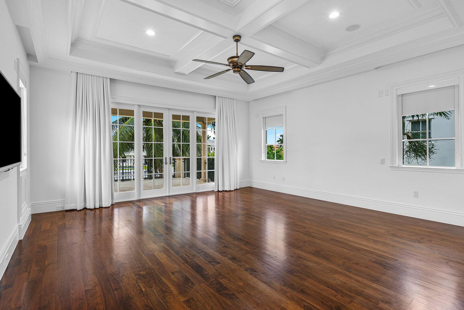 ROYAL PALM YACHT & COUNTR - Residential