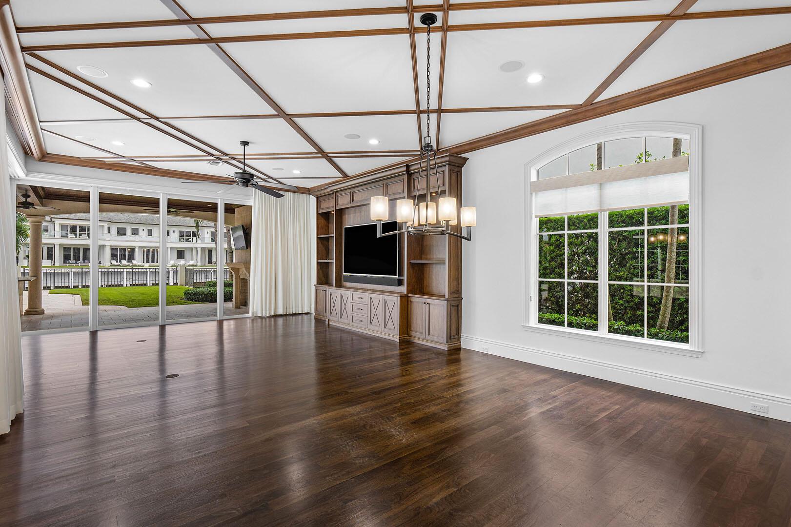 ROYAL PALM YACHT & COUNTR - Residential