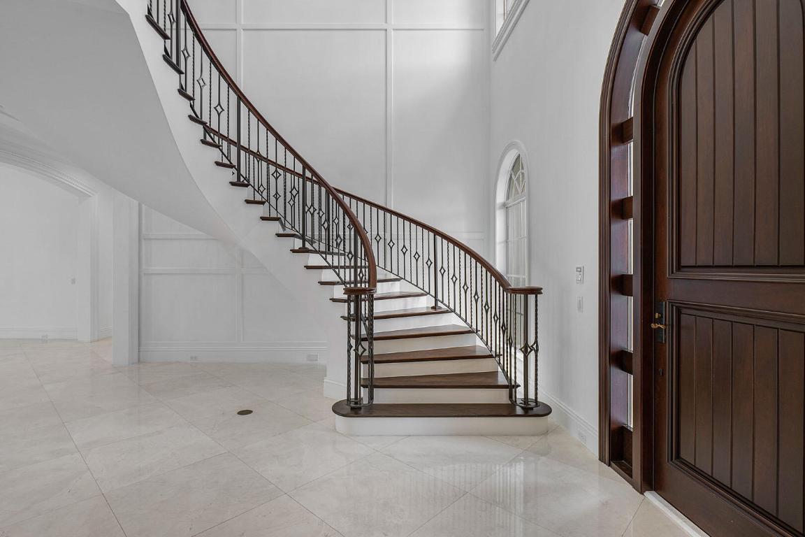 ROYAL PALM YACHT & COUNTRY CLUB - Residential