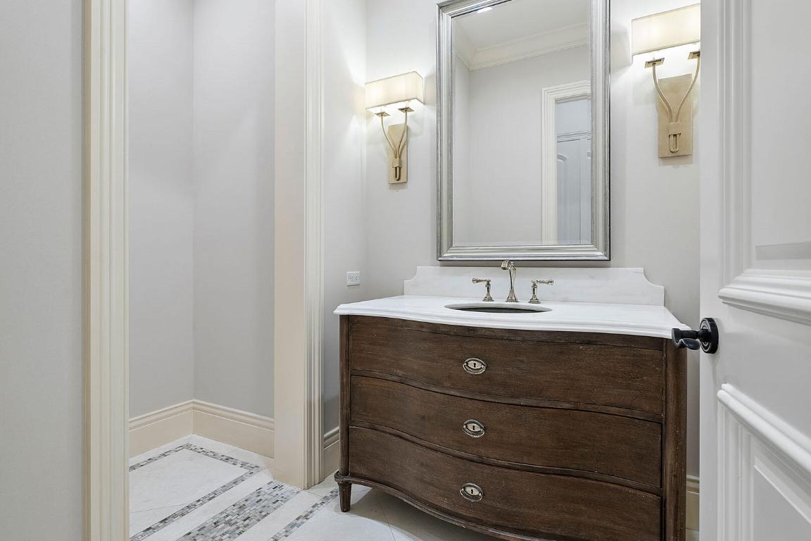 ROYAL PALM YACHT & COUNTRY CLUB - Residential