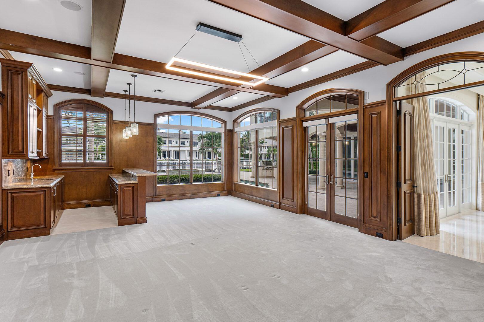 ROYAL PALM YACHT & COUNTR - Residential