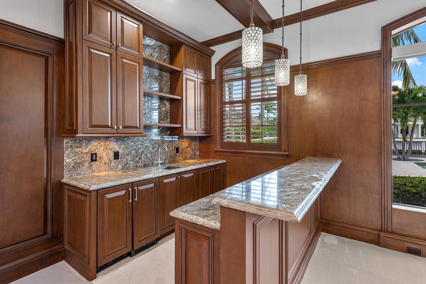 ROYAL PALM YACHT & COUNTR - Residential