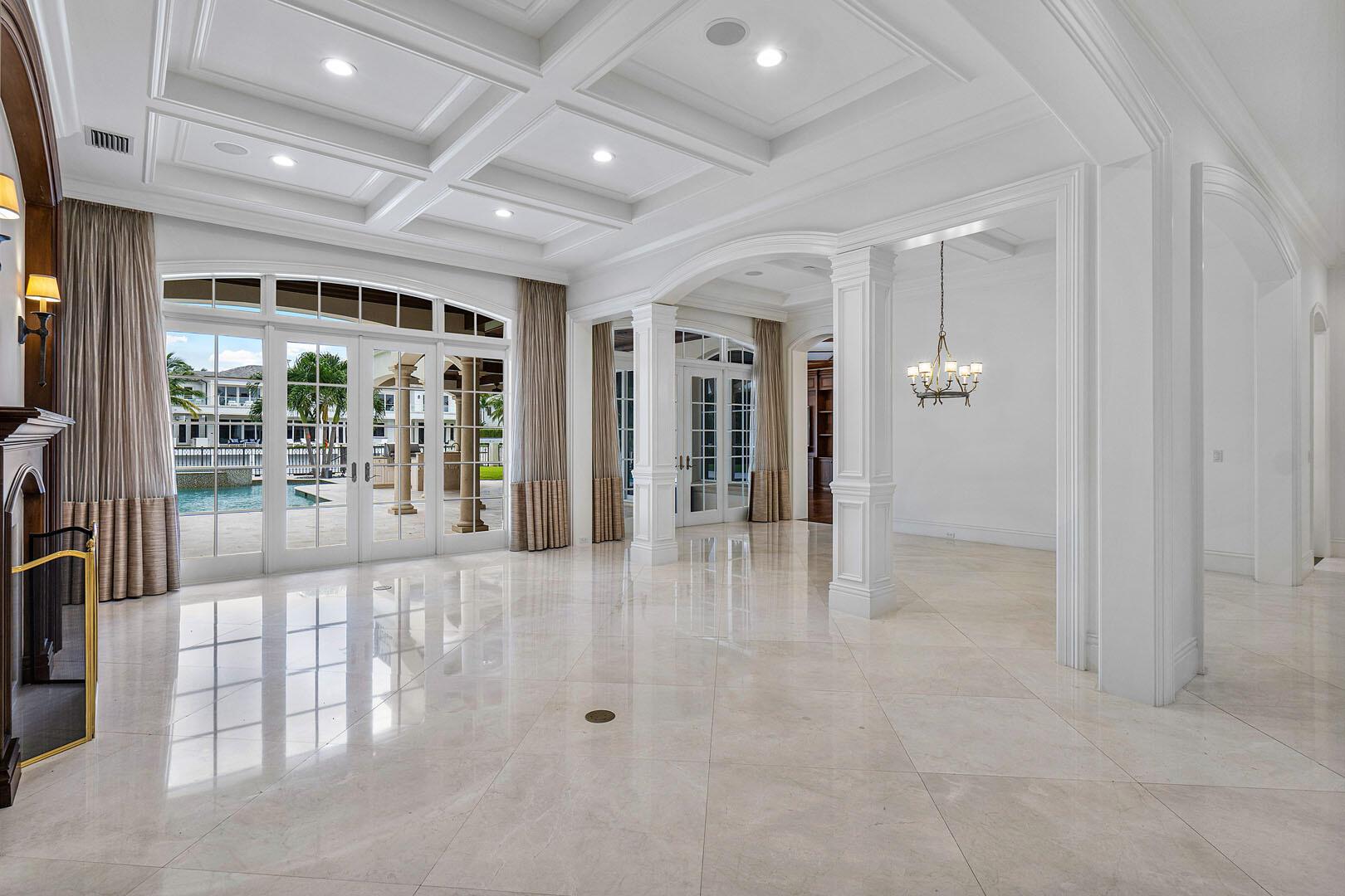 ROYAL PALM YACHT & COUNTR - Residential