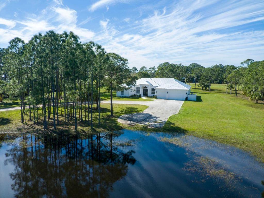 FLY IN RANCHES SUB - Residential