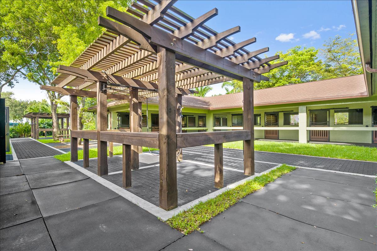 PALM BEACH POINT - Residential