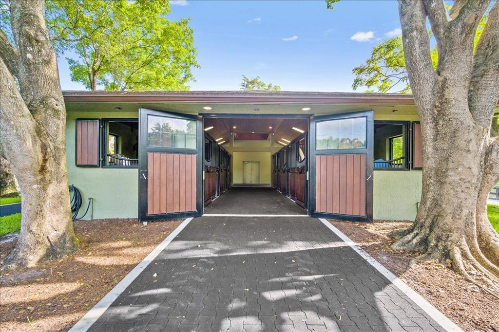 PALM BEACH POINT - Residential