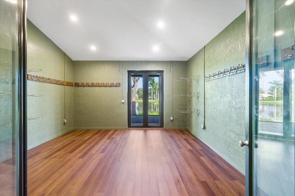 PALM BEACH POINT - Residential