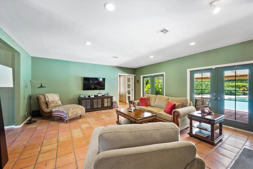 PALM BEACH POINT - Residential