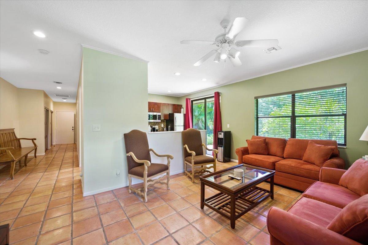 PALM BEACH POINT - Residential