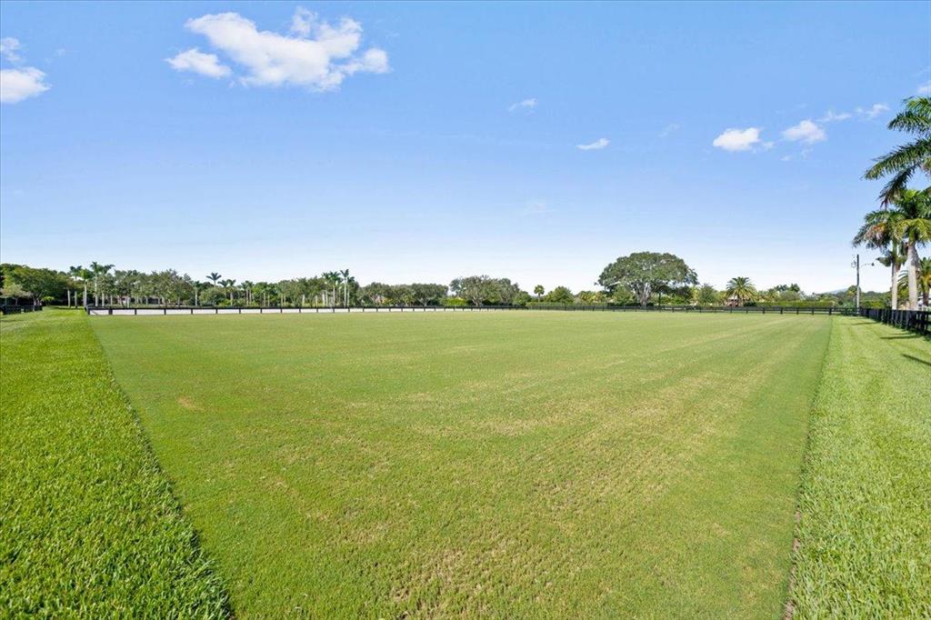 PALM BEACH POINT - Residential