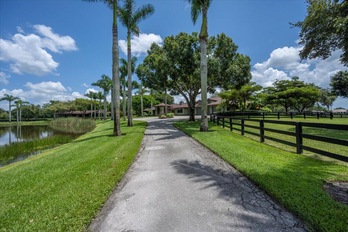 PALM BEACH POINT - Residential