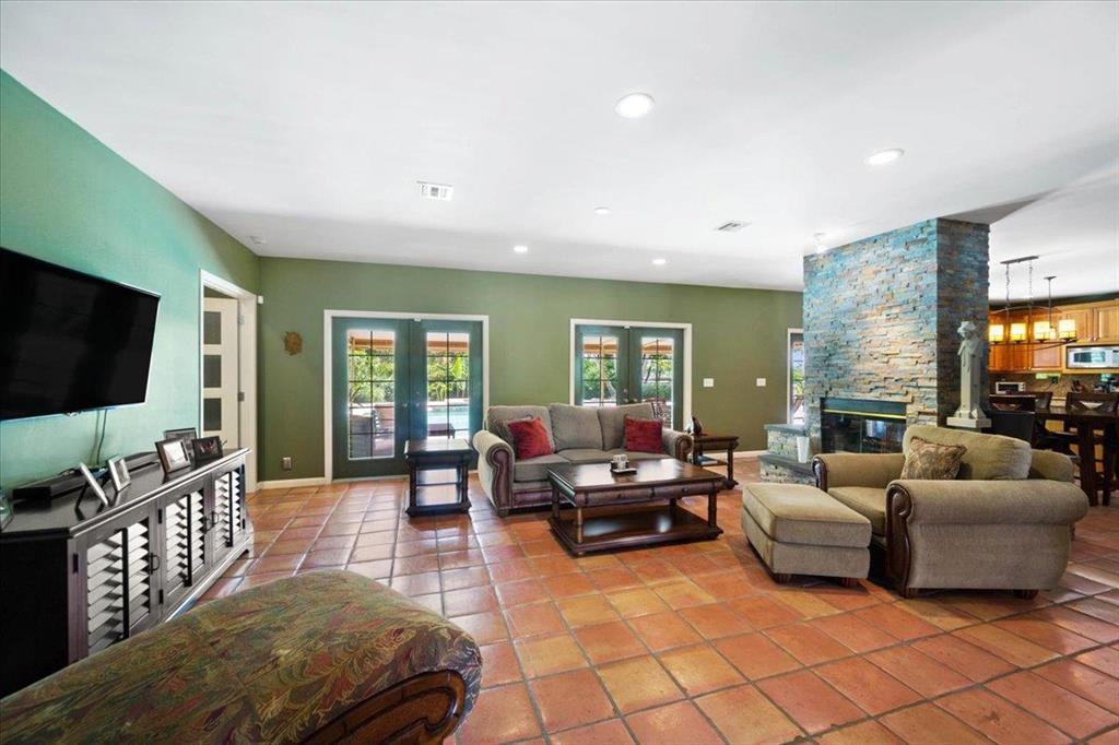 PALM BEACH POINT - Residential