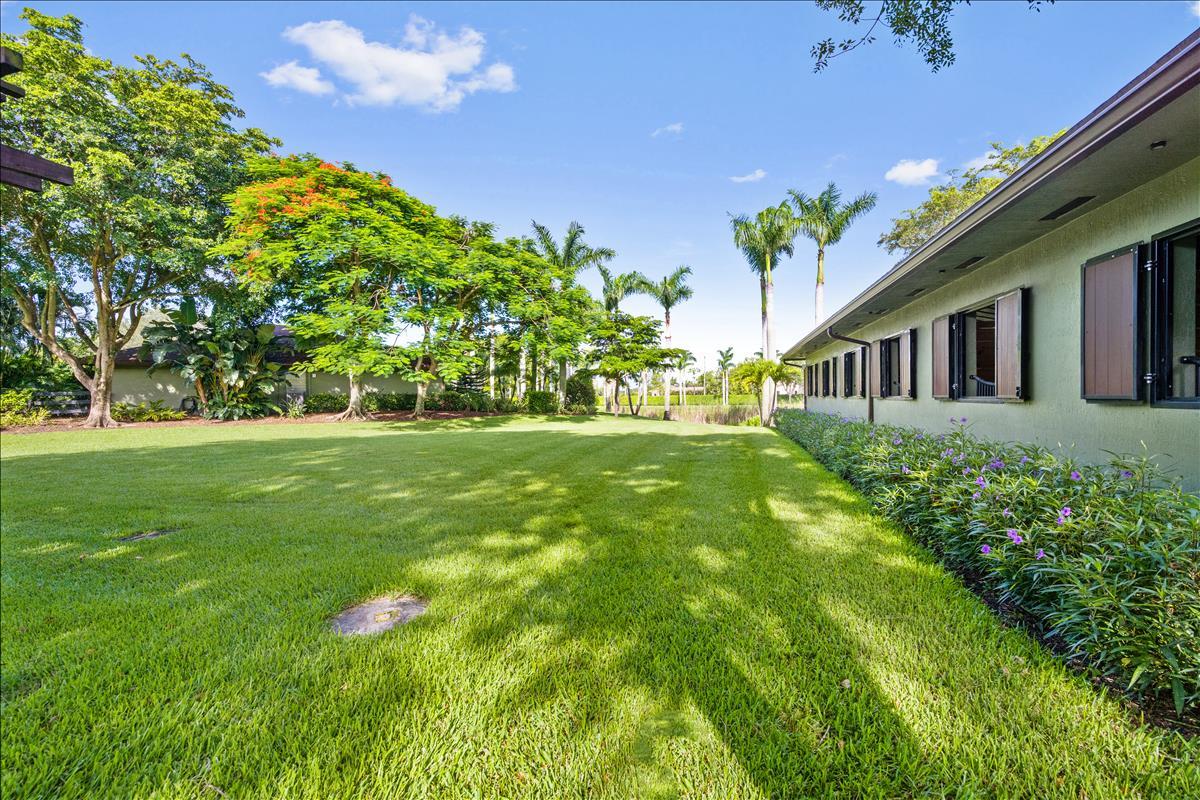 PALM BEACH POINT - Residential