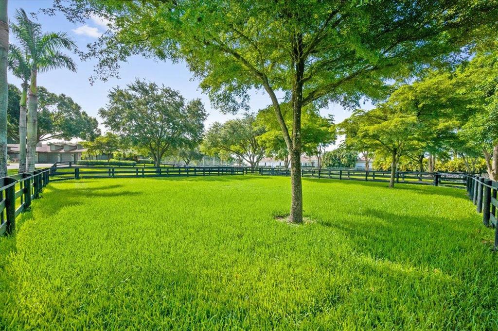 PALM BEACH POINT - Residential