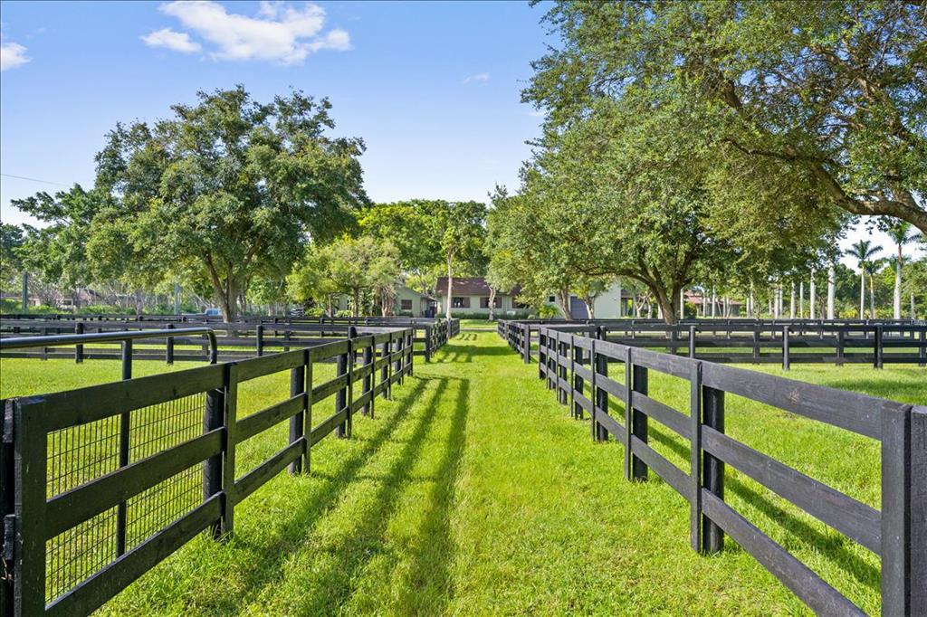 PALM BEACH POINT - Residential