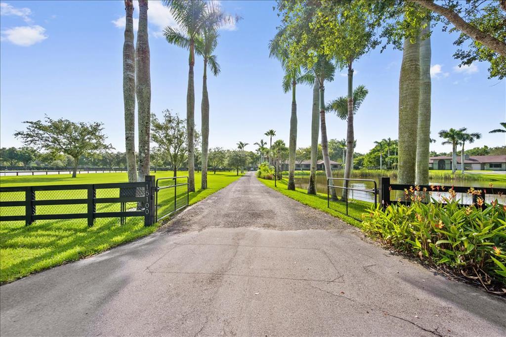 PALM BEACH POINT - Residential