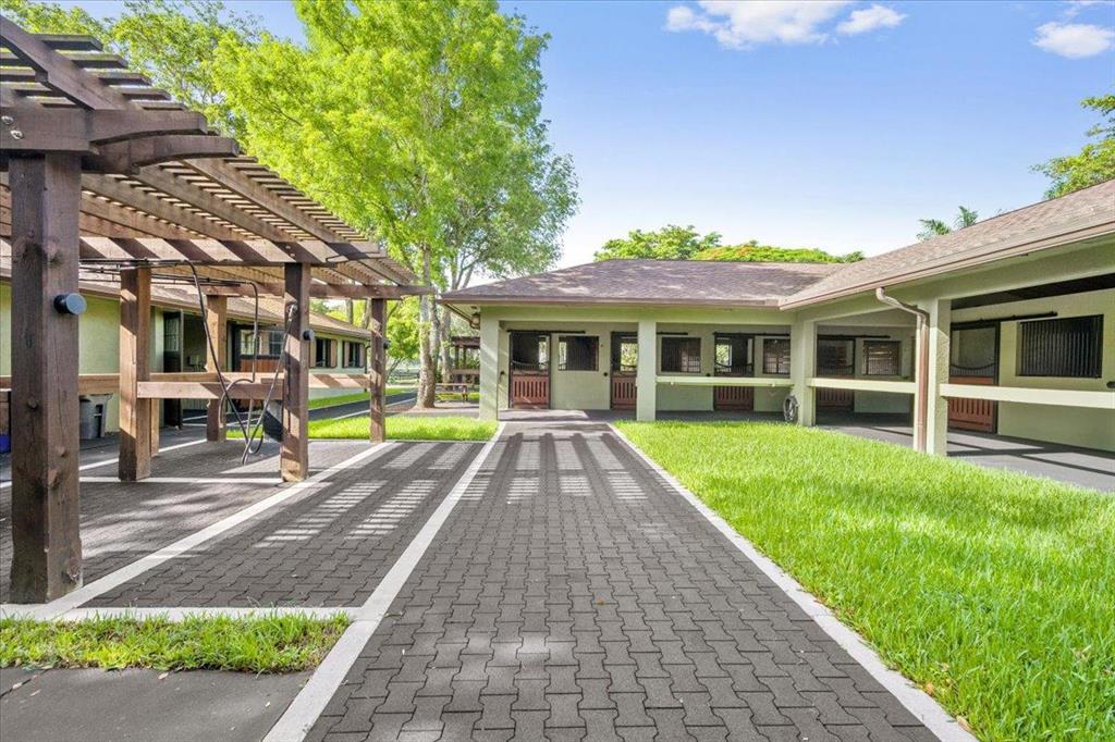 PALM BEACH POINT - Residential