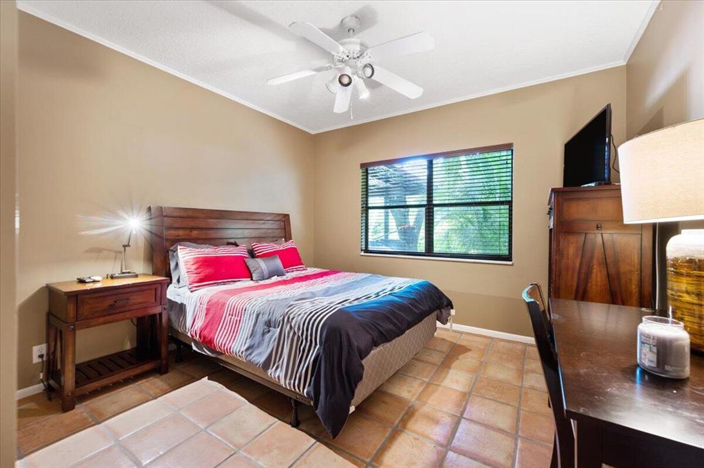 PALM BEACH POINT - Residential