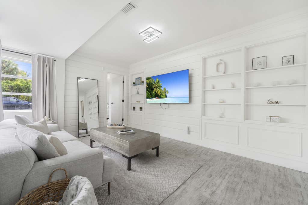 Photo of 313 N 16TH Avenue N, Lake Worth Beach, FL 33460 (MLS # B26061778)